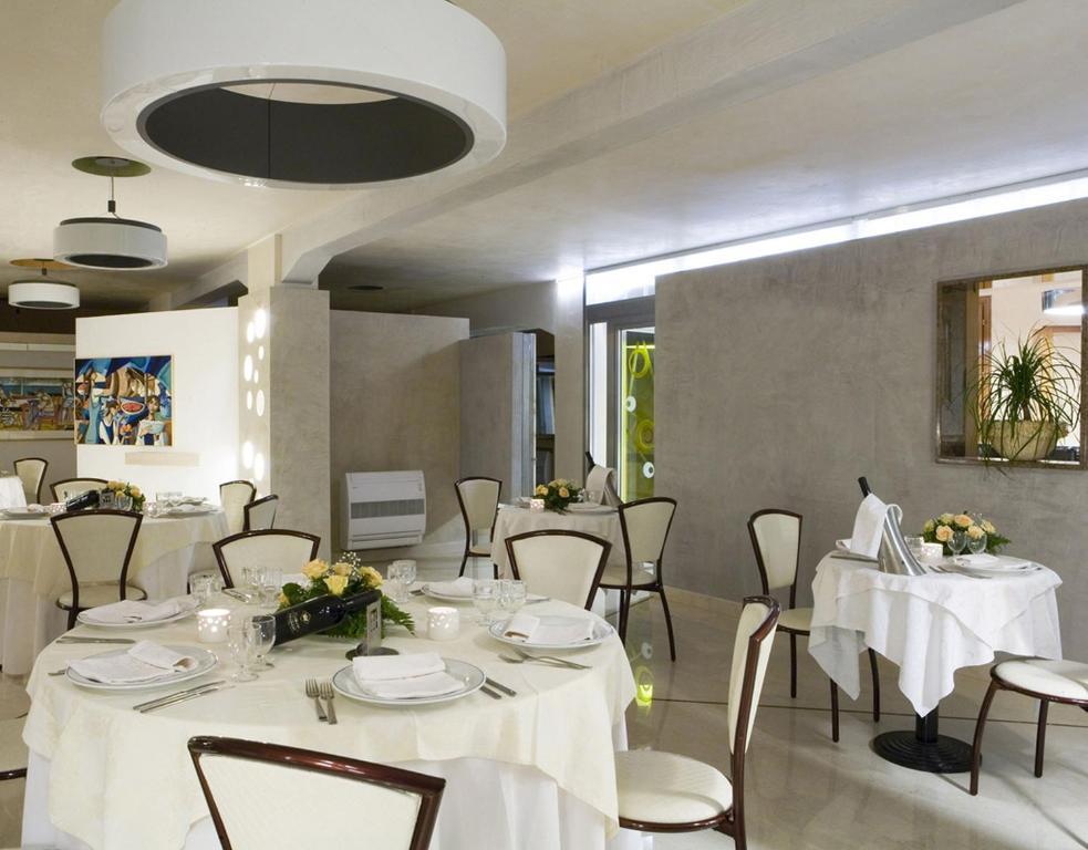 Hotel Ristorante Cavaliere Scario Exterior foto